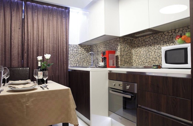 Carlotta -42 Executive Apartment, 2 Bedrooms, Balcony