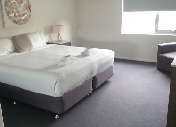 Carlton Suites