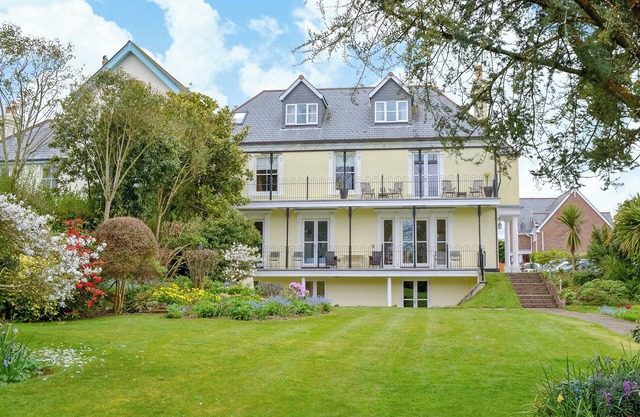 Carnethic House - One Acre View
