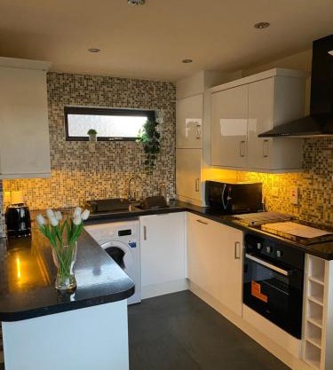 Carol's Place near Porthcawl, Margam Park, 3mins to M4