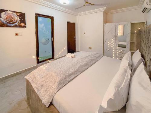 Caroline Appt -spacious deluxe 2 bedroom appt