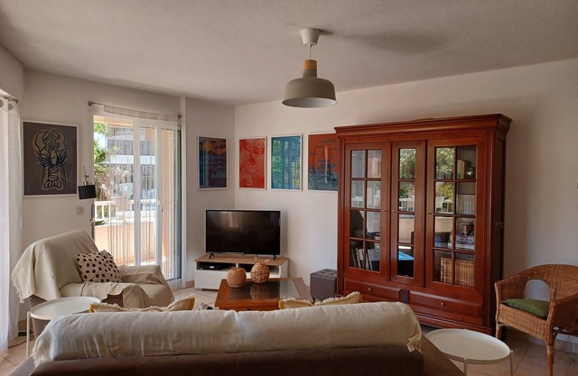 Carqueiranne 65 m2 T3 quiet and air-conditioned (4 pers) 5 mns from the beach.