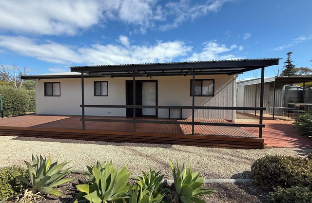 Carron Cottage - close to beach opposite general store. Off Peak Special!