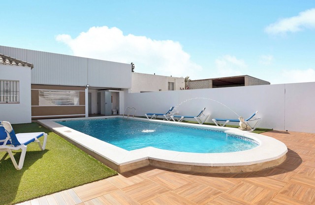 "Casa Arivalde" with pool, garden and Wi-Fi