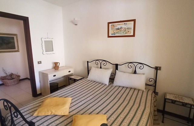Casa Artude' - Four Bedroom House, Sleeps 8