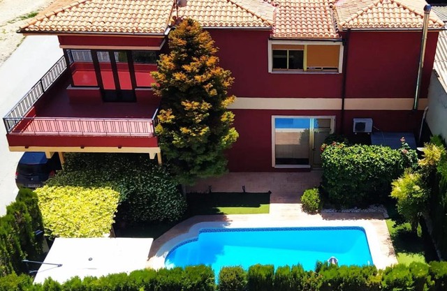 Casa Axier Chalet con encanto, piscina privada, calefacción y chimenea