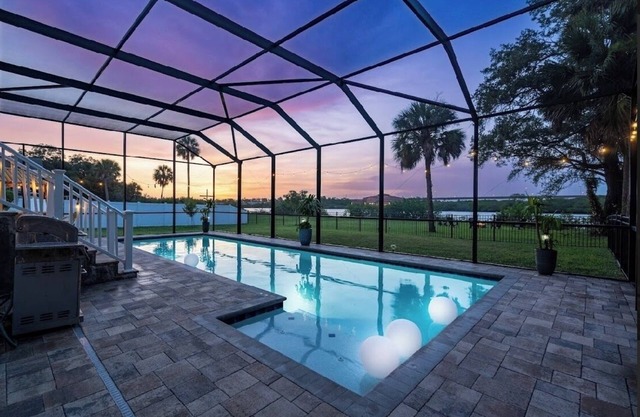 Casa Azul Tampa - 5BR Waterfront Villa w/Pool
