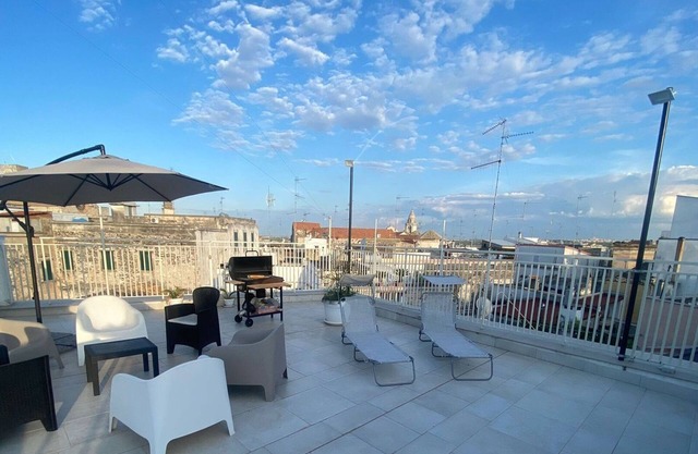 Casa Bianca bnb,Big Terrace,10 min Airport Beaches