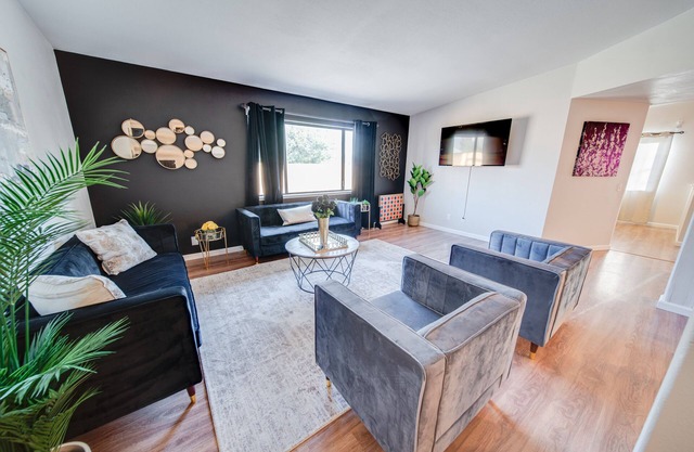 Casa Blanca (Arcade/Theatre/Game Room/RV Parking)