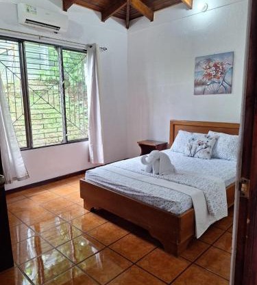 Casa Blanca - Manuel Antonio Park