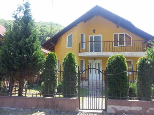 Casa Brad Sovata