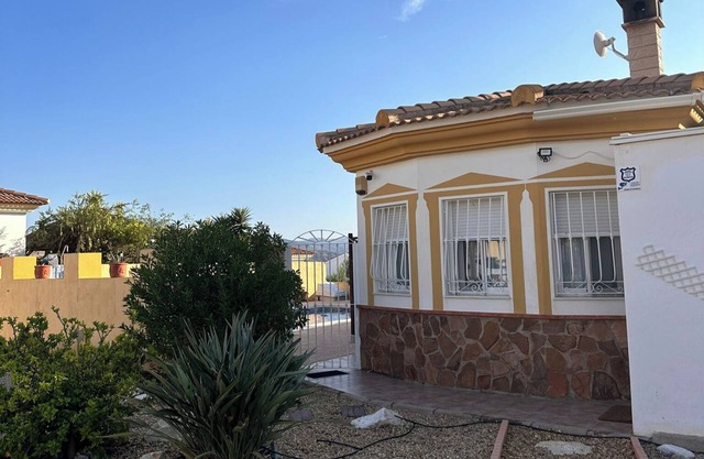 Casa Bueno- Sleeps 7, Private Pool & AirCon
