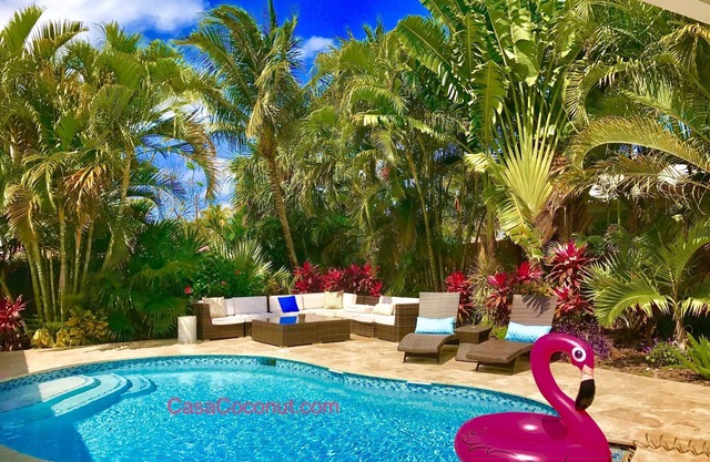 CASA COCONUT! Walk to the BEACH & Lauderdale-By-The-Sea! Resort Style Home!