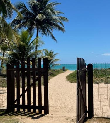 Casa com jacuzzi piscina e comodidade a beira mar