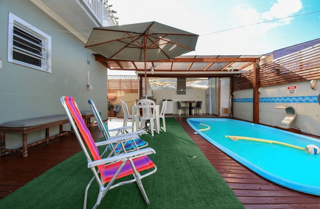 Casa com Piscina no Ribeirão da Ilha - SDI013