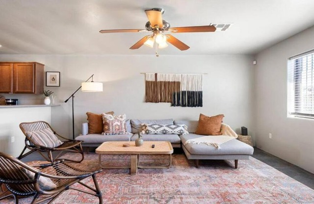 Casa Cozy 4 BR House with Backyard Oasis & Pool