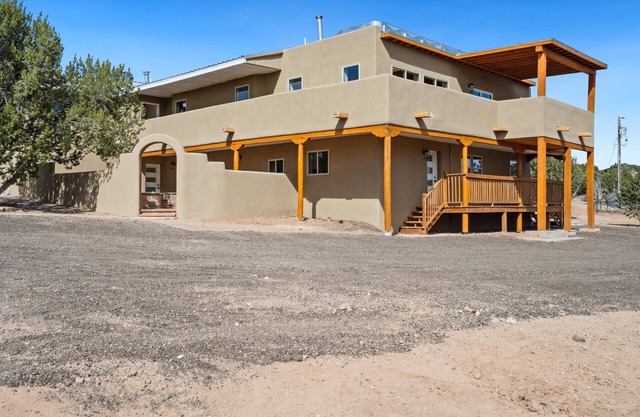 Casa De Coyote: Luxury 7br 16+ guest retreat