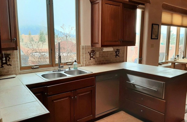 Casa Del Cielo- Your Taos home with an amazing view!