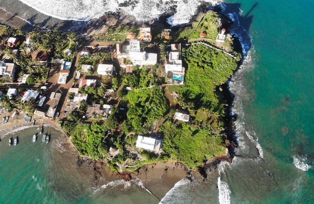 Casa del Faro: Beautiful beachfront house. Private space with beach access