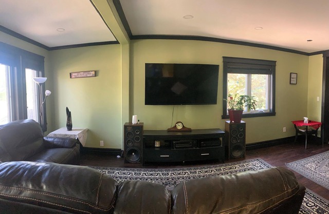 CASA LASALLEnSLEEPS 8 GUESTS COMFORTABLY nBABY AMENITIES AVAILABLEnPET FRIENDLYn
