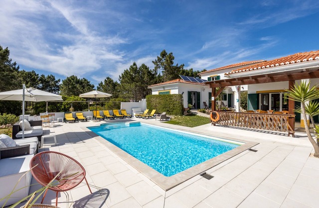 Casa May - Spacious family home with great outdoors!