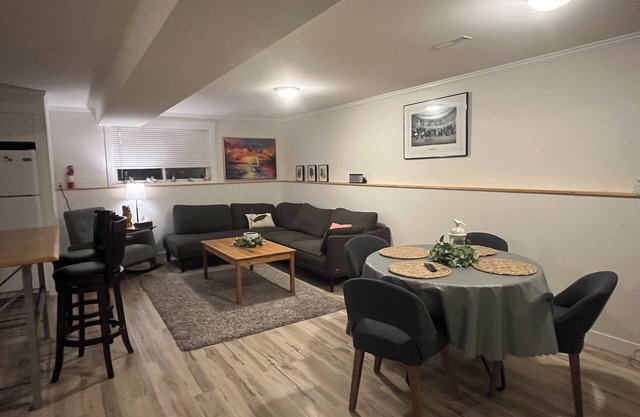 Casa Michaud, full basement suite