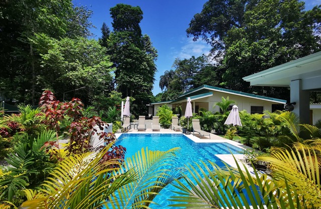 Casa mindanao apartments, AC+WIFI + swimming pool.