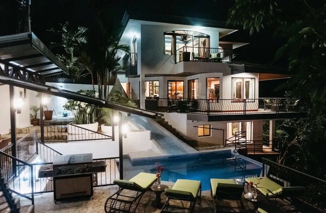 Casa Mirador: Pool, Swim up Bar, Slide in central location!nn