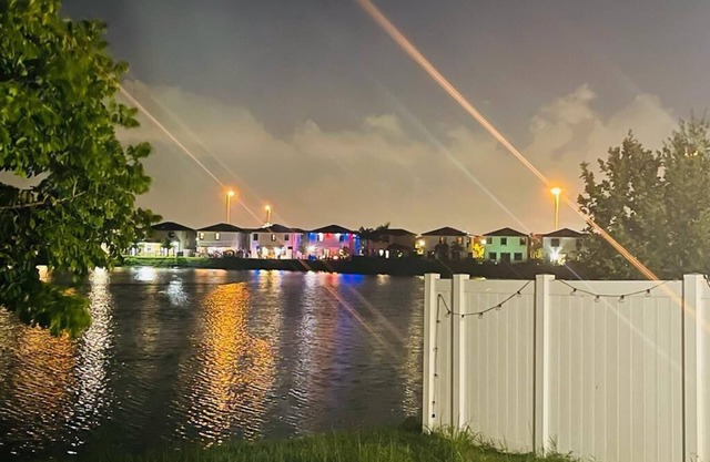 Casa moderna con vista al lago, ubicacion central