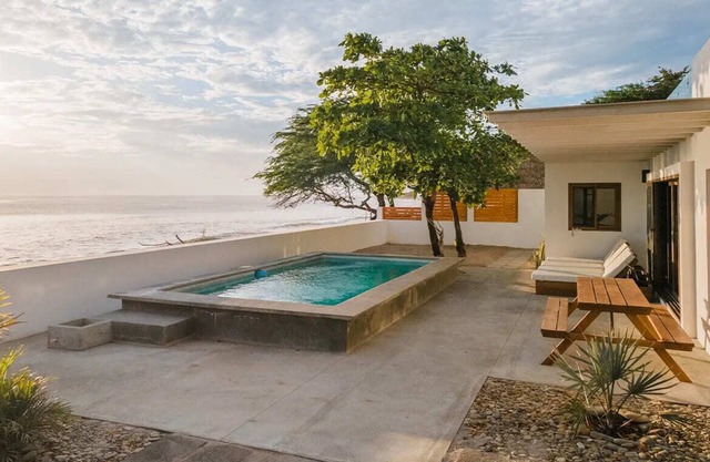 Casa Ohana - Beachfront House In Playa Popoyo