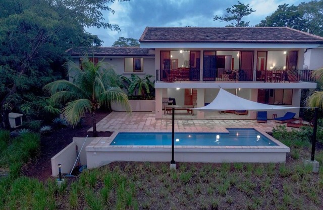 Casa Pacifica Ocean view, 5 min walk from a private beach