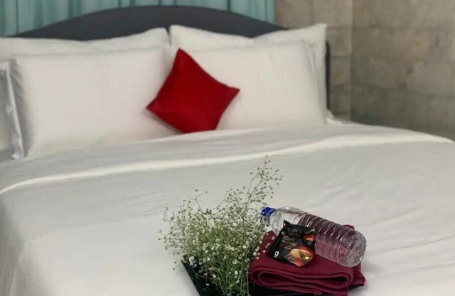 Casa Quatro 5 minutes to Lilavati Hospital with alternate day cleaning.