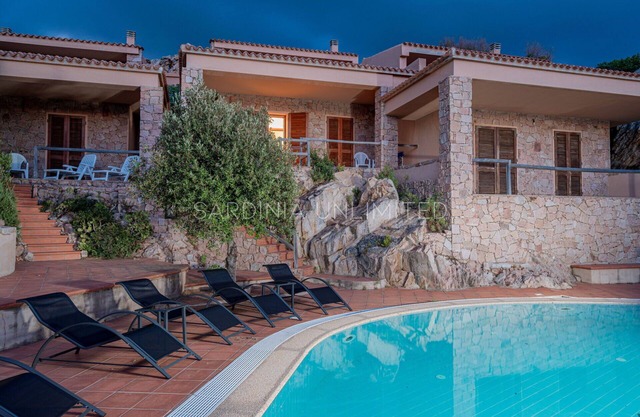 Casa Rosa Gialla: holiday house with pool, 5 persons, near the sea