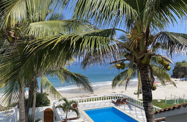 Casa Serena - Stunning Beachfront Villa Near Four Seasons