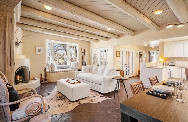 Casa TATIZ Privacy in a Southwestern Gem