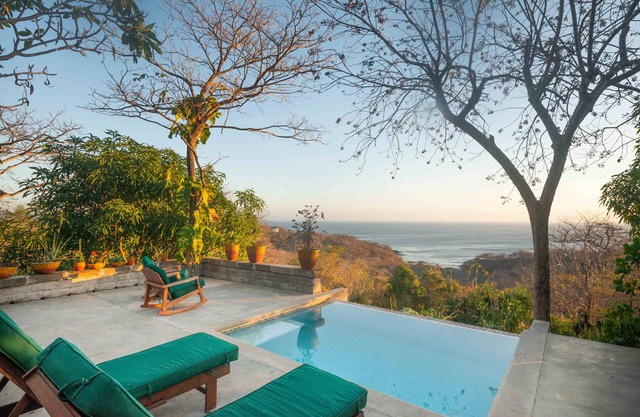 Casa Tranquila- 4bdrm, private pool, fibre optic and ocean views in the jungle