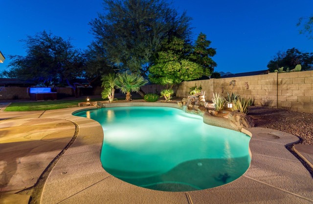Casa Willow 4 Bedroom Home by RedAwning