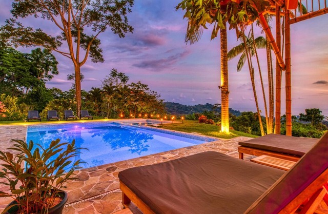 CasaLongnOcean view Paradise close to Dominical beach!