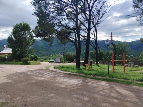 Casas HG-Acepta mascotas-Desayuno sencillo-Pileta climatizada en predio a 2 kilómetros-Cochera para 1 auto