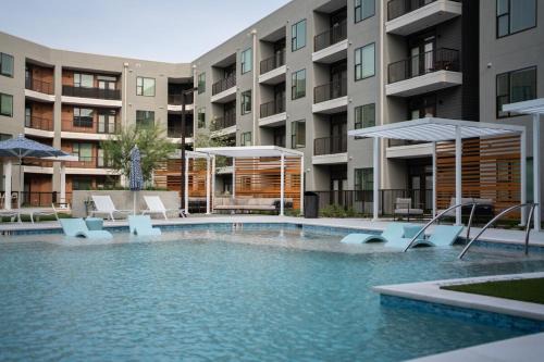 Casita Longhorn Near Q2, Domain - Pool Access