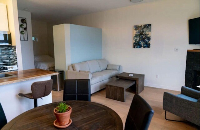 Catch of the Day- Waterfront Bachelor Condo