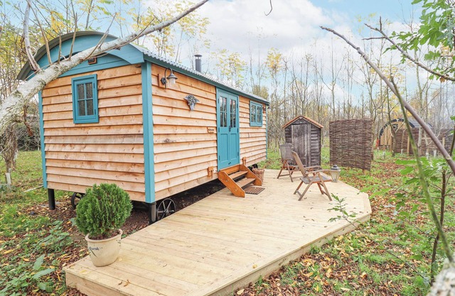 CATCHWATER, pet friendly, country holiday cottage in East Kirkby
