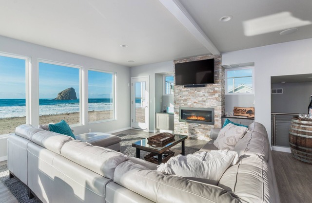 Catoor #150 - Modern oceanfront luxury home, spacious, rooftop deck, amazing views.