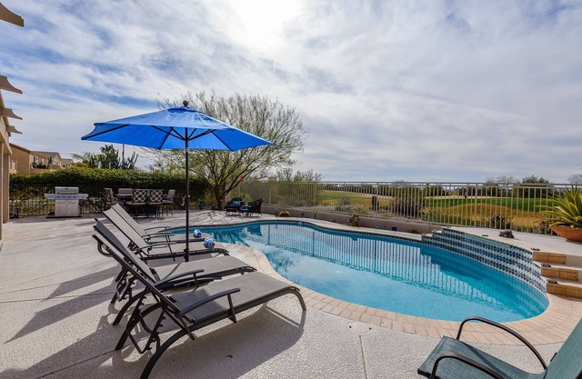 Cave Creek Beauty with Sunset and Golf Course Views!