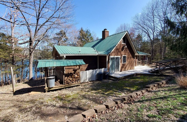 Cedar Rock-Lakefront Secluded Charming Cabin; Very Private