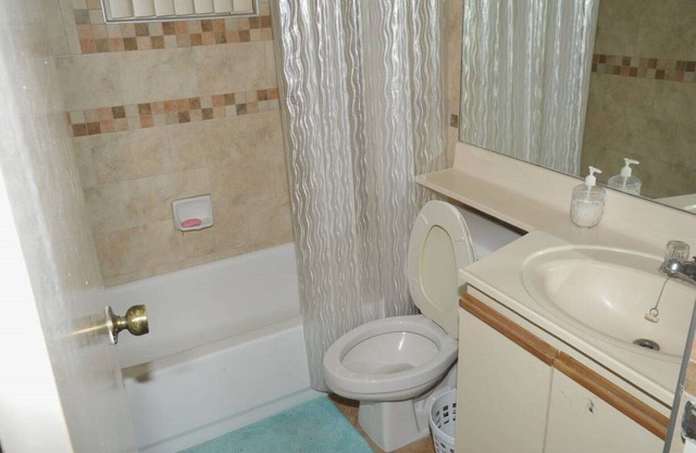 Ceegate Jay's apartments