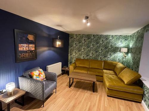 Central 2-Bed Flat, main door, on-street parking