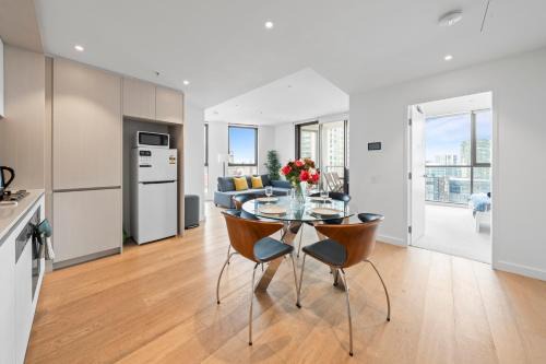Central 2 Bedroom Condo Haymarket