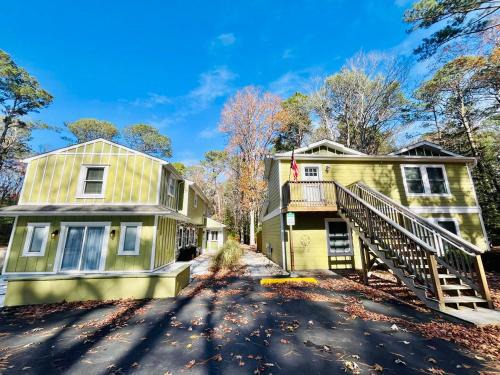 Central avenue 33476