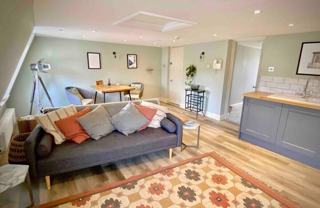 Central Bath - Gorgeous Loft Apartment (TLA)